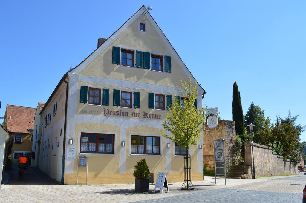 Hotel Garni Und Apartments Zur Krone Hilpoltstein Bagian luar foto
