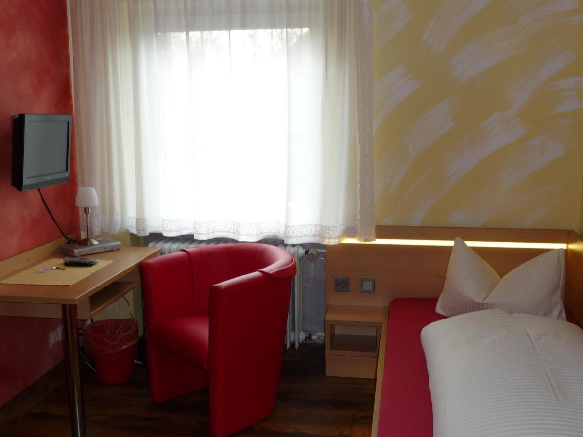 Hotel Garni Und Apartments Zur Krone Hilpoltstein Ruang foto